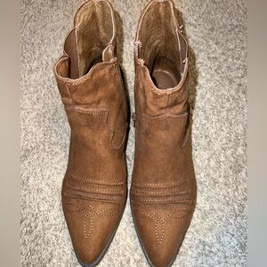 Carlos by Carlos Santana brown short cowboy boots size 8